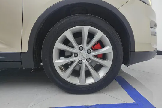 Geely Emgrand GS