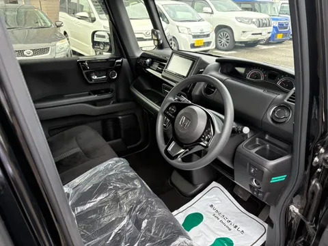 Honda N-BOX Custom