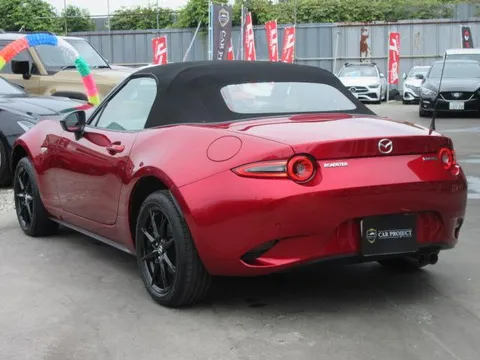Mazda MX-5 (Roadster)