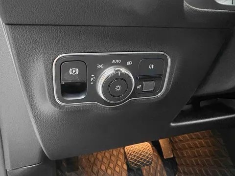 Mercedes-Benz Mercedes-Benz GLB
