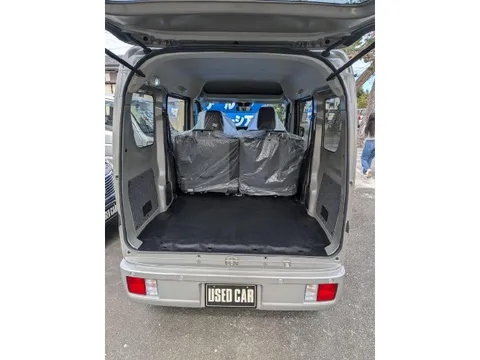 Nissan Clipper Van