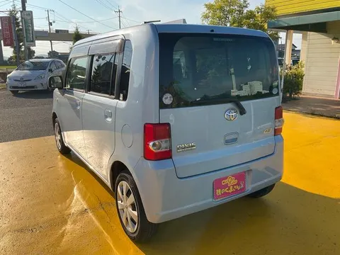 Toyota Pixis Space