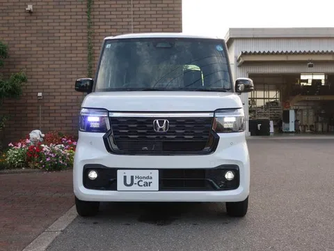 Honda N-BOX Custom