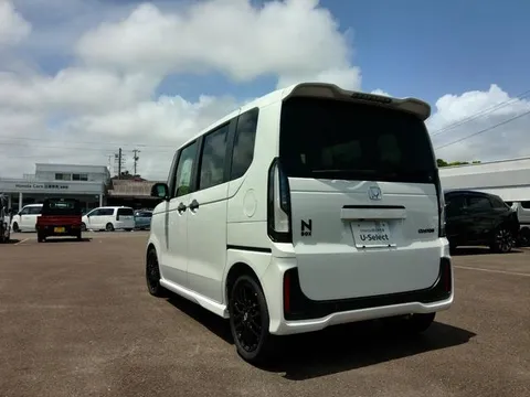 Honda N-BOX Custom