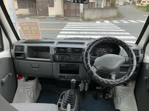 Mitsubishi Minicab Van