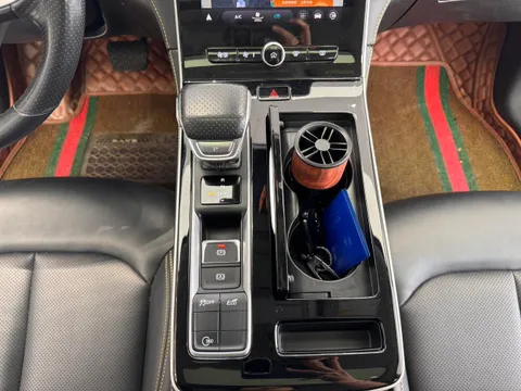 Roewe i6