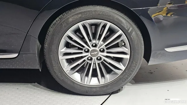 Genesis G90 (EQ900)
