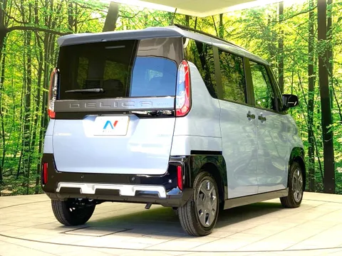 Mitsubishi Delica Mini
