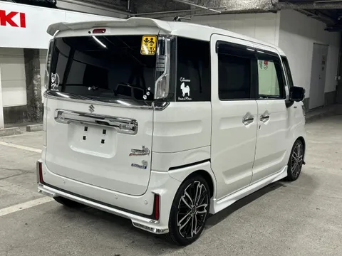 Suzuki Spacia Custom