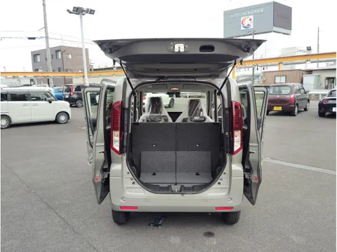 Suzuki Spacia