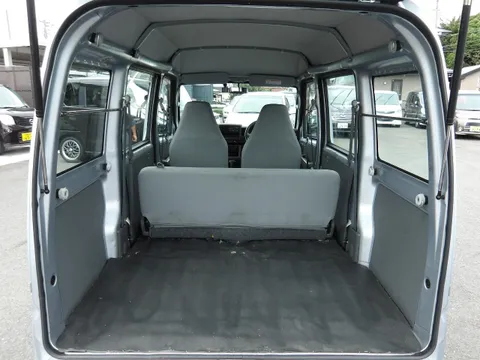 Nissan Clipper Van