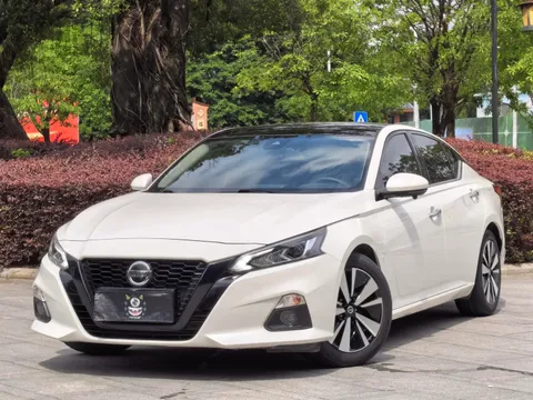 Nissan Teana