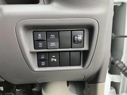 Nissan Clipper Van