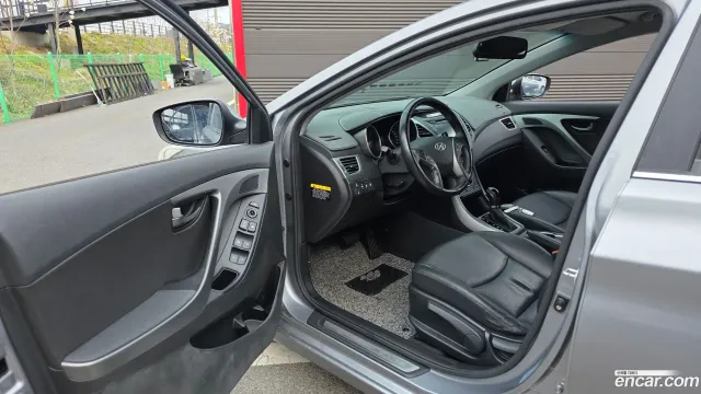 Hyundai Elantra (Avante)