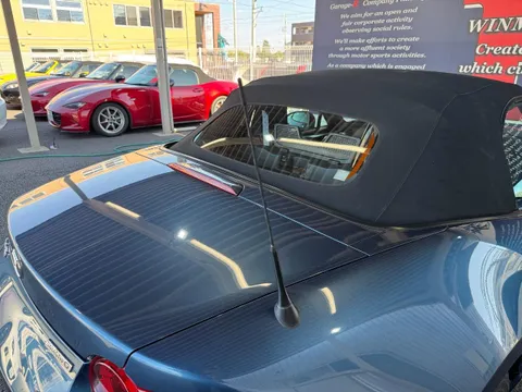 Mazda MX-5 (Roadster)
