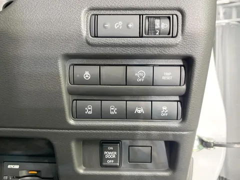 Mitsubishi Delica Mini