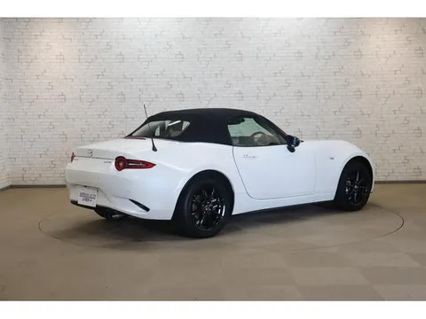 Mazda MX-5 (Roadster)
