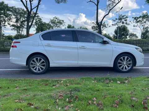 Peugeot 408
