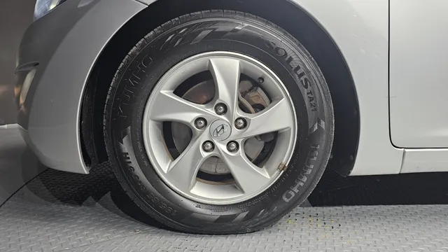 Hyundai Elantra (Avante)