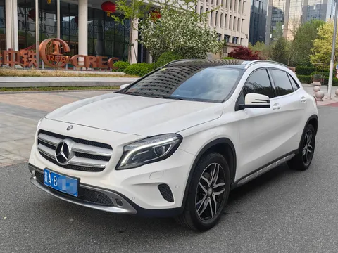 Mercedes-Benz Mercedes-Benz GLA