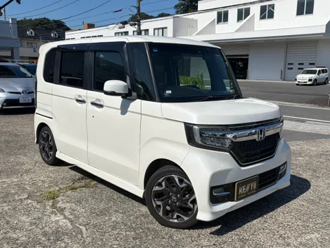 Honda N-BOX Custom