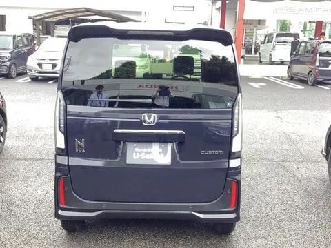 Honda N-BOX Custom