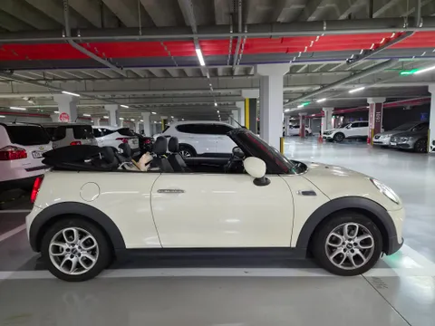 MINI Cooper Convertible