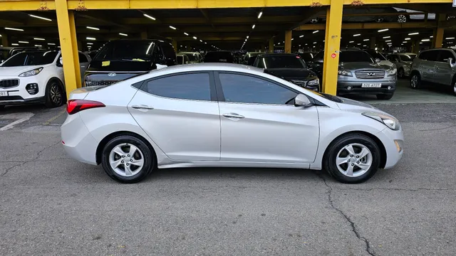 Hyundai Elantra (Avante)