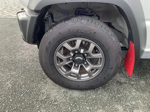 Suzuki Jimny Sierra