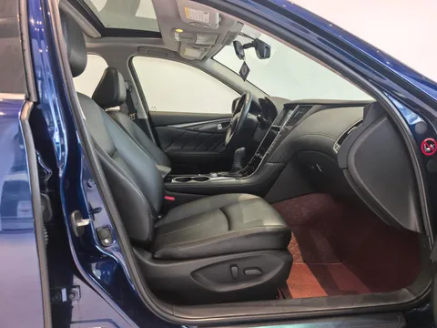 Infiniti Q50L