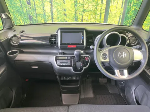 Honda N-BOX Custom