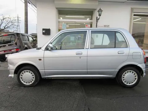 Daihatsu Mira Gino