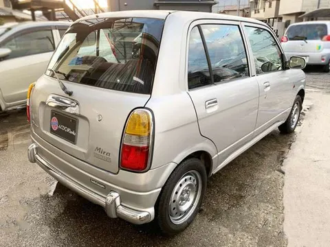Daihatsu Mira Gino