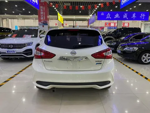 Nissan Tiida