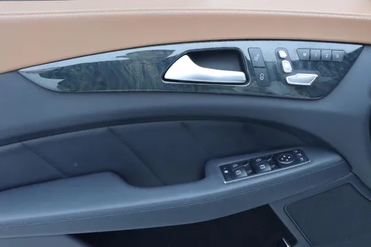Mercedes-Benz Mercedes-Benz CLS