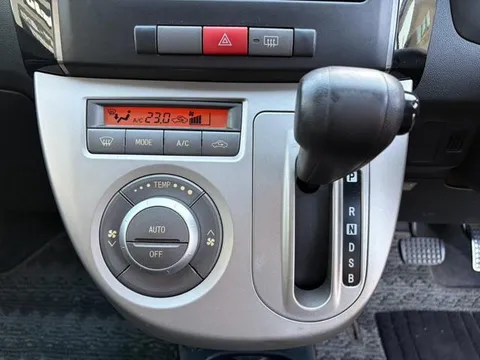 Daihatsu Mira Custom