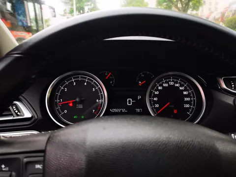 Peugeot 408