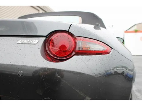 Mazda MX-5 (Roadster)