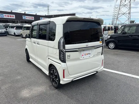 Honda N-BOX Custom