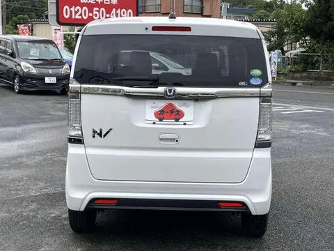 Honda N-BOX Slash