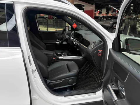 Mercedes-Benz Mercedes-Benz GLB