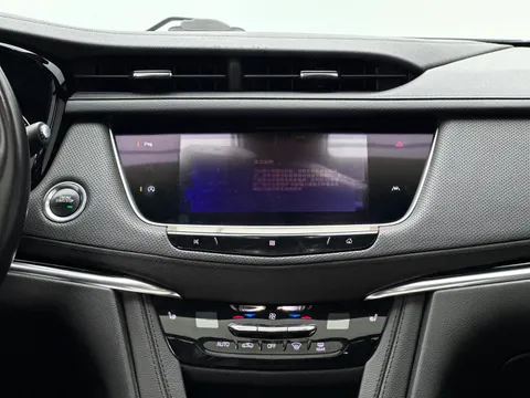 Cadillac XT6