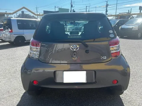 Toyota iQ
