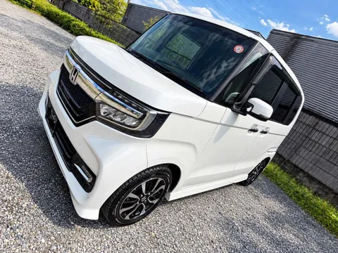 Honda N-BOX Custom