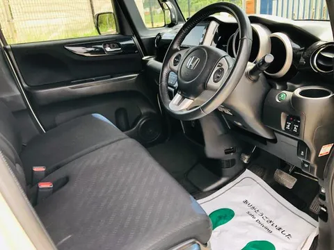 Honda N-BOX Plus Custom