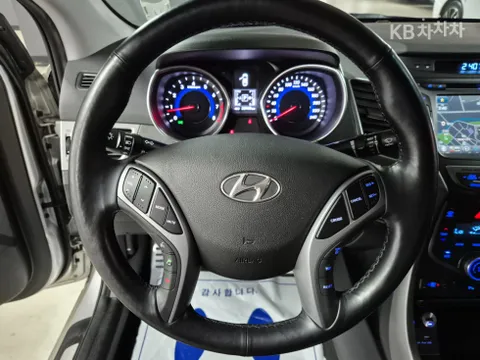 Hyundai Elantra (Avante)