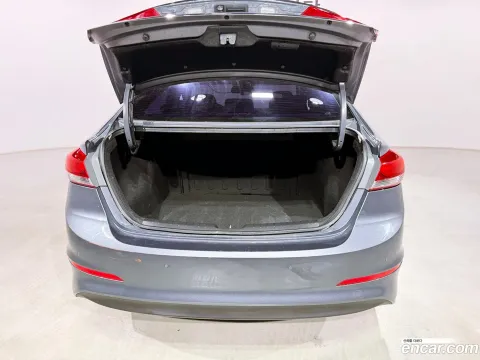 Hyundai Elantra (Avante)