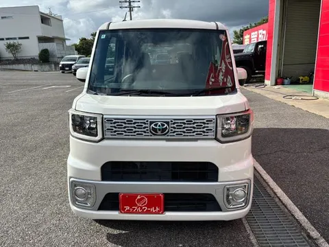 Toyota Pixis Mega