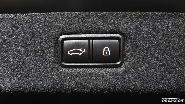 Genesis G90 (EQ900)