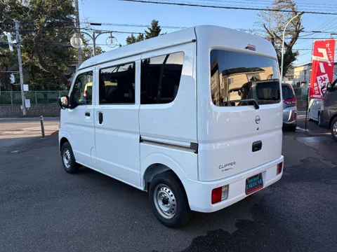 Nissan Clipper Van